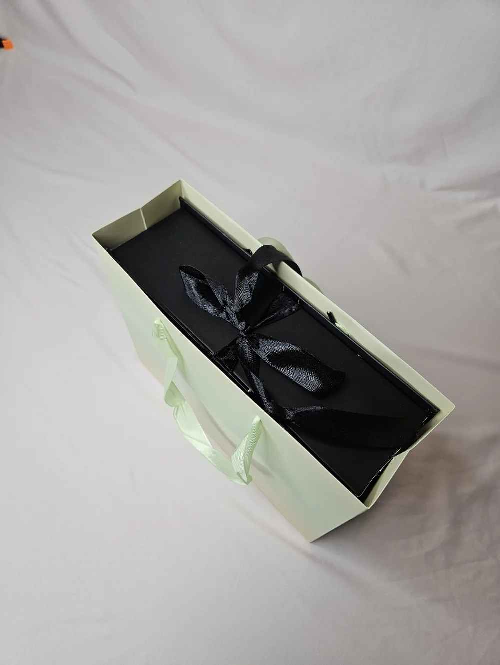 Luxury Gift Box with Reed Diffuser & Soap Flower Bouquet – French Rose